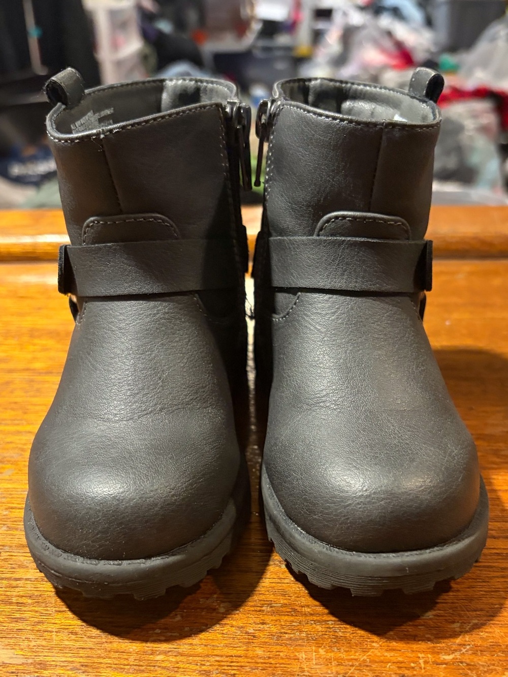 Kids place boots size 8